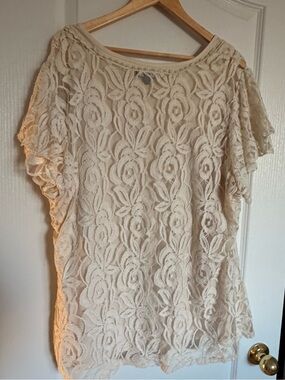 Roz & Ali Cream Floral Lace Flutter Sleeve Top